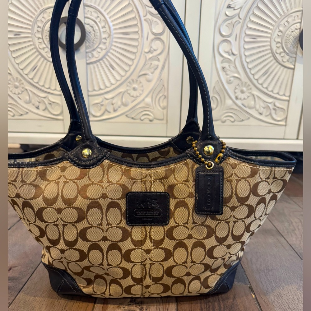 Coach signature brown Zippered Tote/Handbag Canvas And Leather